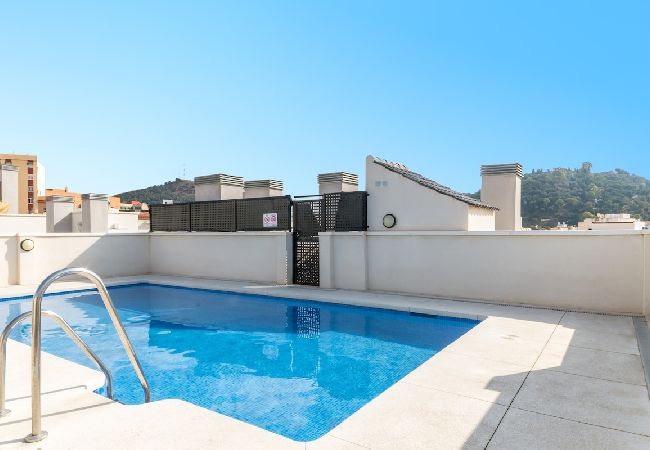 Apartamento en Málaga - -MalagaSunApts- Stylish City Centre Pool&Parking 