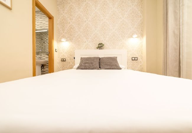 Apartamento en Málaga - -MalagaSunApts- Stylish City Centre Pool&Parking  Apartamento en Málaga - -MalagaSunApts- Stylish City Centre Pool&Parking