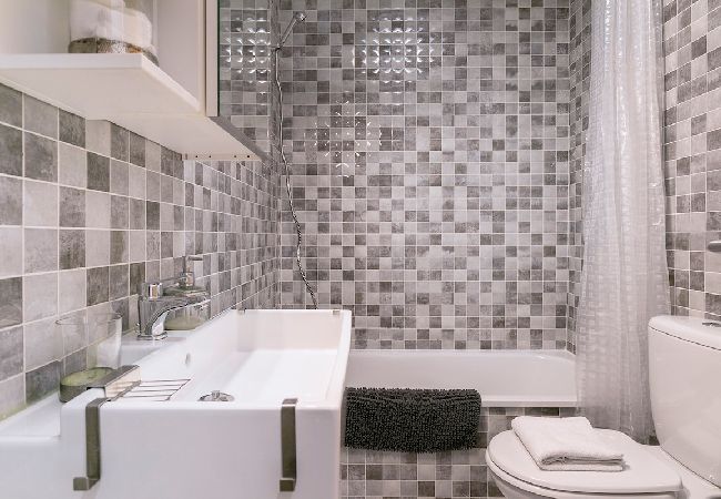 Apartamento en Málaga - -MalagaSunApts- Central*FreeParking*RooftopPool  Apartamento en Málaga - -MalagaSunApts- Central*FreeParking*RooftopPool