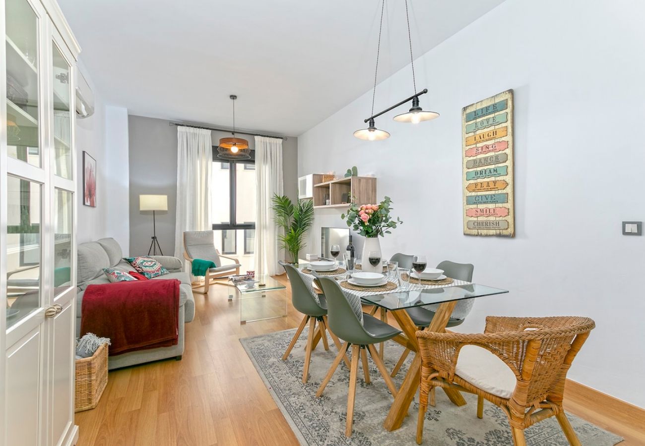 Apartamento en Málaga - -MalagaSunApts- Central*FreeParking*RooftopPool  Apartamento en Málaga - -MalagaSunApts- Central*FreeParking*RooftopPool