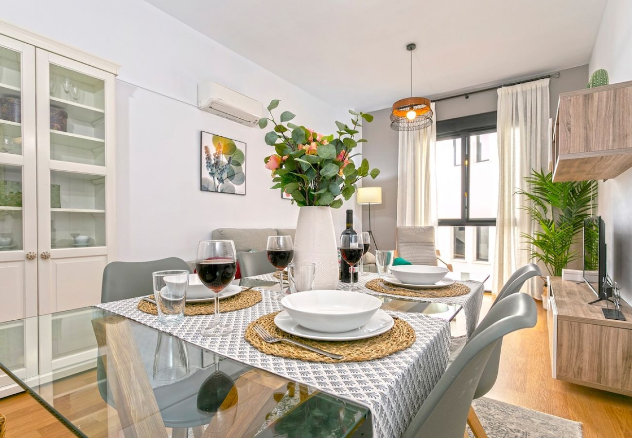 Apartamento en Málaga - -MalagaSunApts- Central*FreeParking*RooftopPool  Apartamento en Málaga - -MalagaSunApts- Central*FreeParking*RooftopPool