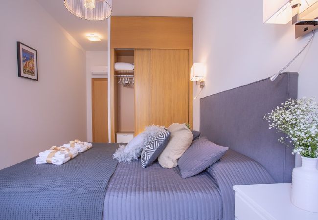 Apartamento en Málaga - -MalagaSunApts- CityCentre Rooftop Pool A/C WIFI  Apartamento en Málaga - -MalagaSunApts- CityCentre Rooftop Pool A/C WIFI