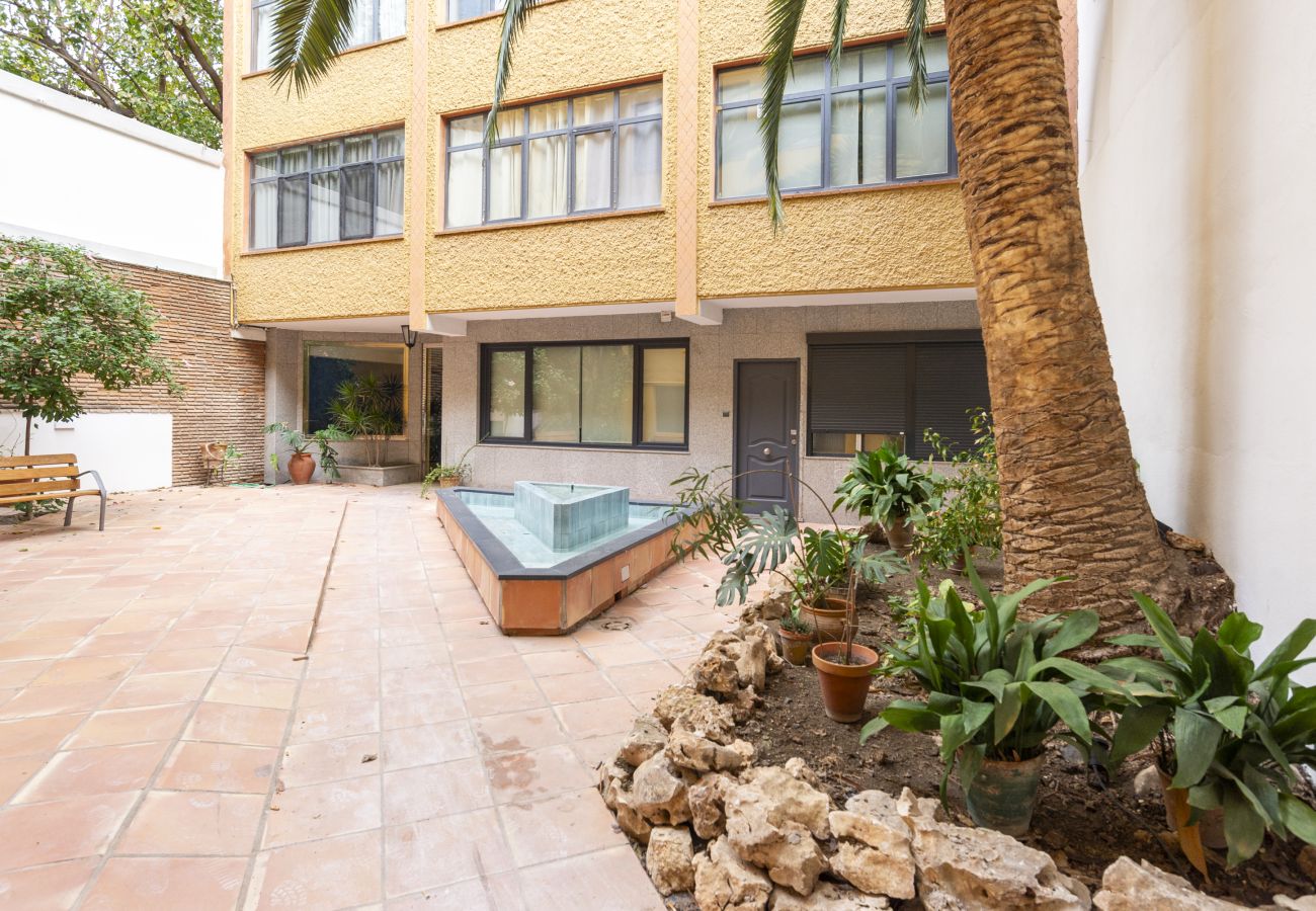 Estudio en Málaga - -MalagaSunApts- Quiet courtyard Andes Perez Estudio en Málaga - -MalagaSunApts- Quiet courtyard Andes Perez