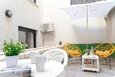 Apartment in Málaga - -MalagaSunApts- FreeParking+Shared Pool 