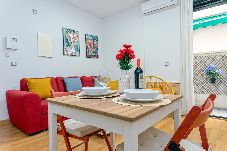 Apartment in Málaga - -MalagaSunApts- FreeParking+Shared Pool 