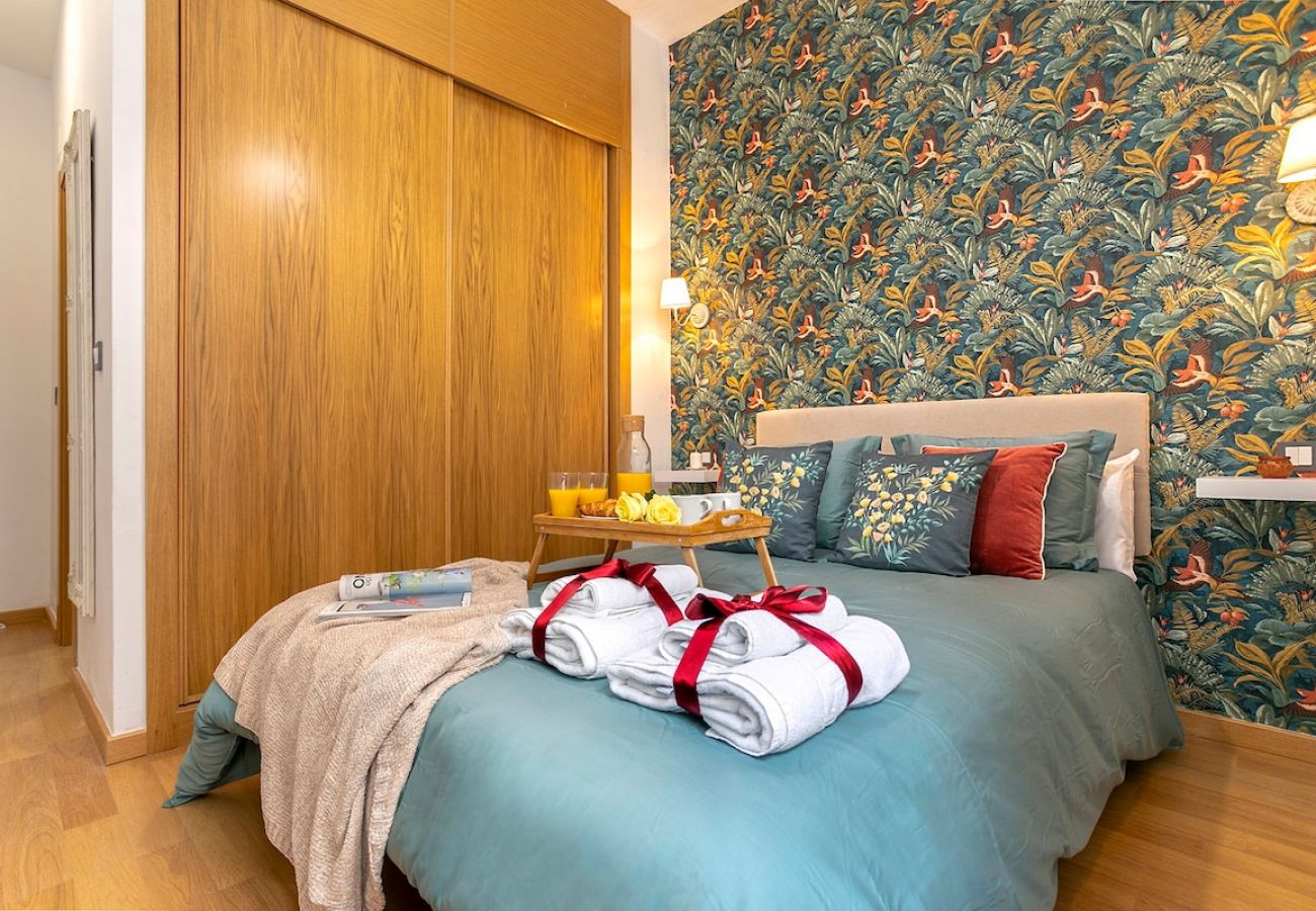 Apartment in Málaga - -MalagaSunApts- Central*FreeParking*RooftopPool 