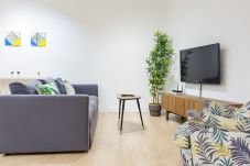 Apartment in Málaga - -MalagaSunApts-Central&Cozy 3BDs Free PARKiNG