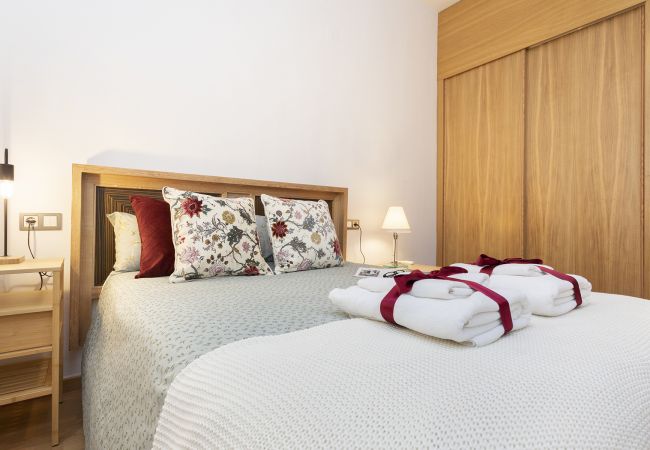 Apartment in Málaga - -MalagaSunApts-Cervantes Pool&Parking Apartment in Málaga - -MalagaSunApts-Cervantes Pool&Parking