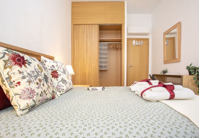 Apartment in Málaga - -MalagaSunApts-Cervantes Pool&Parking Apartment in Málaga - -MalagaSunApts-Cervantes Pool&Parking