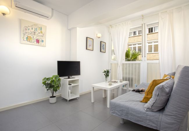 Studio in Málaga - -MalagaSunApts-Malagueta Beach Estudio AA/WIFI Studio in Málaga - -MalagaSunApts-Malagueta Beach Estudio AA/WIFI