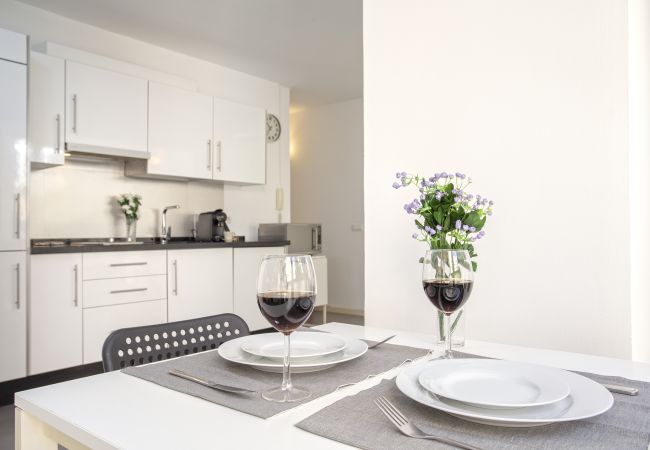 Studio in Málaga - -MalagaSunApts-Malagueta Beach Estudio AA/WIFI Studio in Málaga - -MalagaSunApts-Malagueta Beach Estudio AA/WIFI