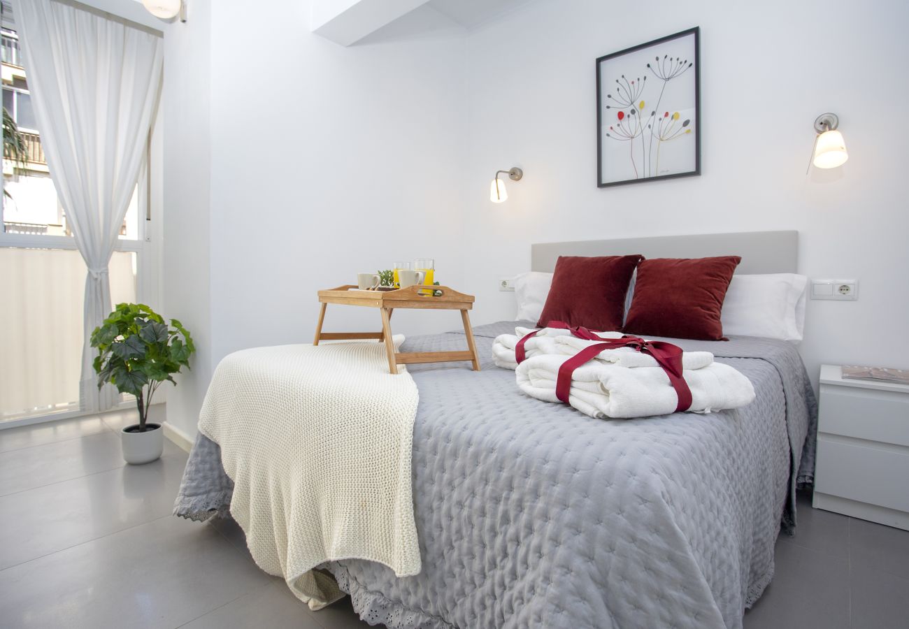 Studio in Málaga - -MalagaSunApts-Malagueta Beach Estudio AA/WIFI Studio in Málaga - -MalagaSunApts-Malagueta Beach Estudio AA/WIFI